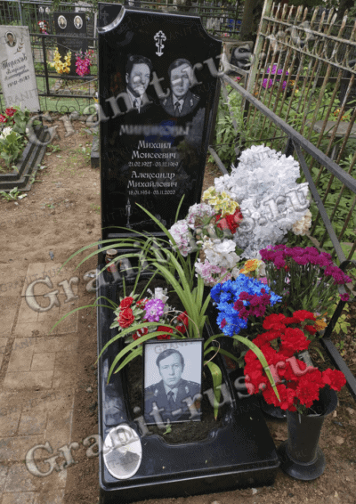 Памятник из литьевого мрамора СТ 039
