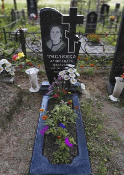 Памятник из литьевого мрамора СТ 053