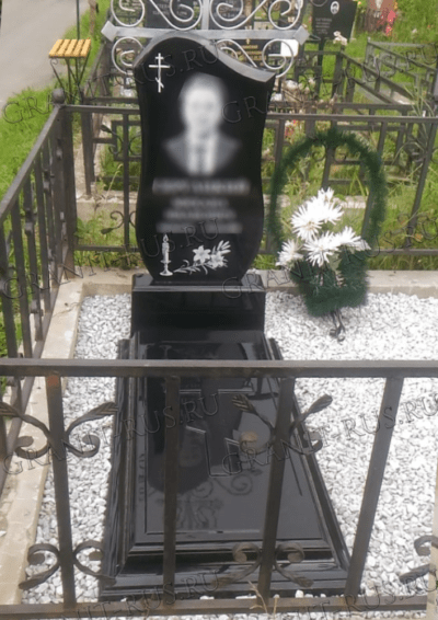 Памятник из литьевого мрамора СТ 068