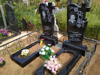 Памятник из литьевого мрамора СТ 053