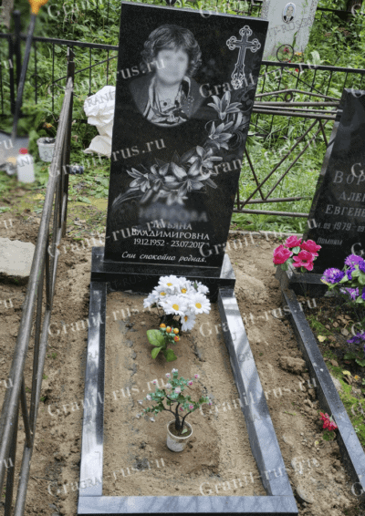 Памятник из гранита № Р 71