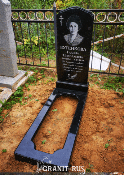 Памятник из литьевого мрамора СТ 057